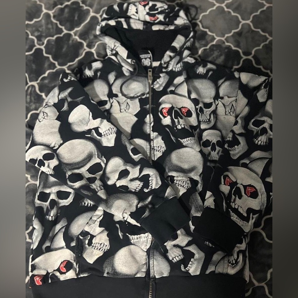 Jnco look alike sweater no damage flaws